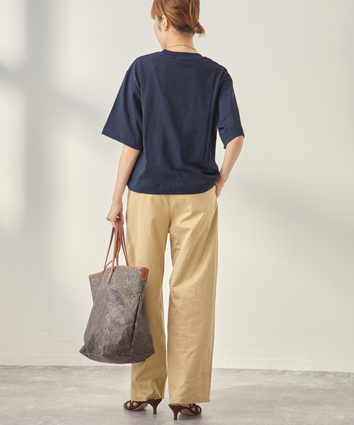 BAUM UND PFERDGARTEN(バウムウンドヘルガーデン)の「BAUM UND PFERDGARTEN/バウム ウンド ヘルガーデン JIANA 22135 Tシャツ(Tシャツ/カットソー・レディース・ブラック/ホワイト/ネイビー・SMALL)」の18枚目の写真