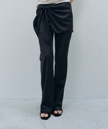 CACELE（カッセル）の「LOW-RISE BOOTS CUT LAP PANTS, CHARCOAL（スラックス）」