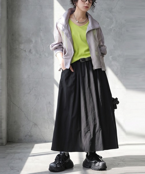 antiqua(アンティカ)の「ギャザー フレア ロングスカート(スカート・レディース・グレー/ブラック/アイボリー・ONESIZE)」の10枚目の写真