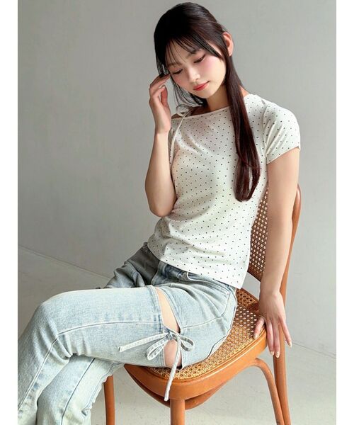 RESEXXY(リゼクシー)の「ワンショルTシャツ(Tシャツ/カットソー・レディース・アイボリー/ブラック・FREE)」の4枚目の写真