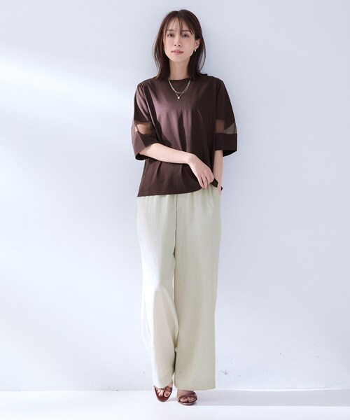 UNTITLED(アンタイトル)の「【洗える/袖オーガンジー】コクーンスリーブプルオーバー(Tシャツ/カットソー・レディース・オフホワイト/ブラウン系その他/ブラック/レッド系1・02)」の5枚目の写真