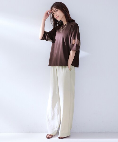 UNTITLED(アンタイトル)の「【洗える/袖オーガンジー】コクーンスリーブプルオーバー(Tシャツ/カットソー・レディース・オフホワイト/ブラウン系その他/ブラック/レッド系1・02)」の6枚目の写真