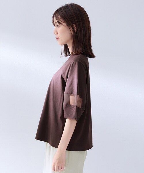 UNTITLED(アンタイトル)の「【洗える/袖オーガンジー】コクーンスリーブプルオーバー(Tシャツ/カットソー・レディース・オフホワイト/ブラウン系その他/ブラック/レッド系1・02)」の13枚目の写真