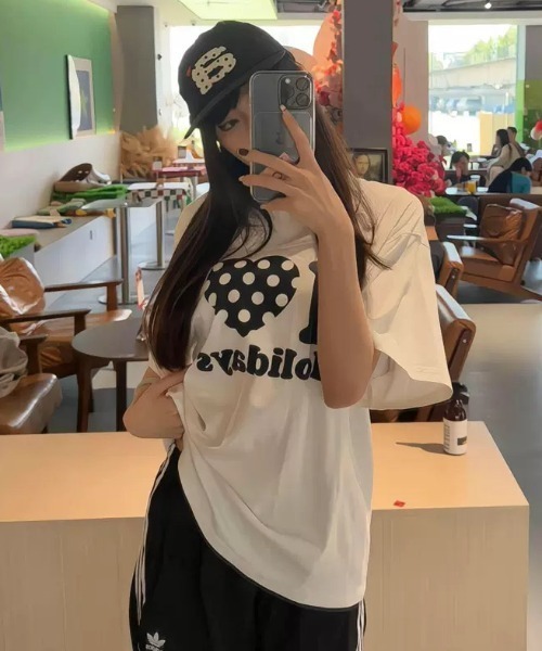 ViViDAY(ビビデー)の「英字ロゴ&ドットハート柄BIGtシャツ(Tシャツ/カットソー・レディース・ホワイト・M)」の3枚目の写真