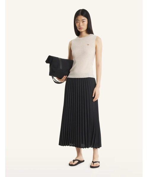 Maison Kitsune(メゾンキツネ)の「MIDI PLEATED SKIRT(スカート・レディース・ブラック・36/34)」の4枚目の写真