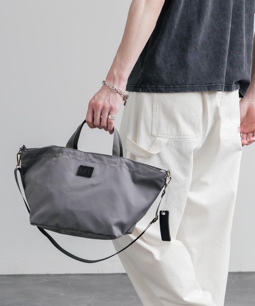 MEI(メイ)の「MEI TOTEBAG M ロゴプレート2WAYトートショルダーバッグ(トートバッグ・メンズ・ブラック/チャコール・FREE)」の12枚目の写真