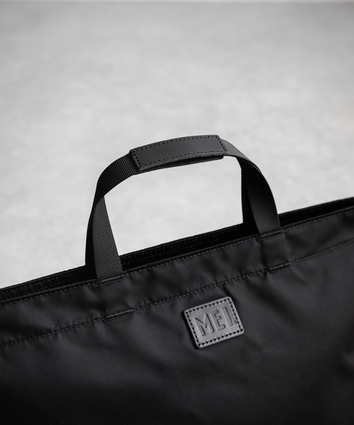 MEI(メイ)の「MEI TOTEBAG M ロゴプレート2WAYトートショルダーバッグ(トートバッグ・メンズ・ブラック/チャコール・FREE)」の16枚目の写真