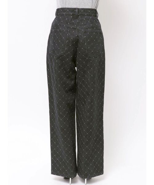 CALNAMUR(カルナムール)の「ダイヤステッチデニムパンツ(デニムパンツ・レディース・ブルー/ブラック・SMALL/MEDIUM)」の17枚目の写真