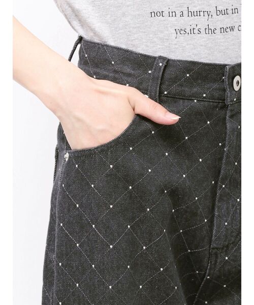 CALNAMUR(カルナムール)の「ダイヤステッチデニムパンツ(デニムパンツ・レディース・ブルー/ブラック・SMALL/MEDIUM)」の20枚目の写真