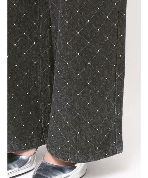 CALNAMUR(カルナムール)の「ダイヤステッチデニムパンツ(デニムパンツ・レディース・ブルー/ブラック・SMALL/MEDIUM)」の21枚目の写真