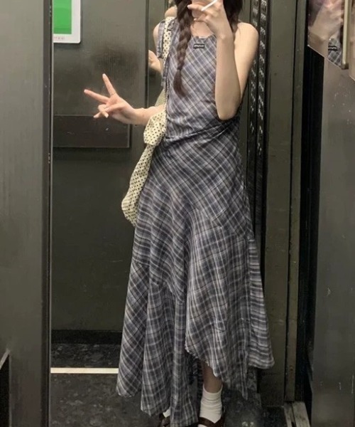owen(オーウェン)の「アシンメトリーヘムチェックロングワンピース ノースリーブ(ワンピース・レディース・ブルー・S/M/L)」の19枚目の写真