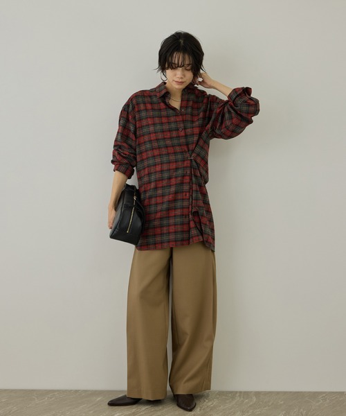 SALON adam et rope'(サロン アダム エ ロペ)の「Shuttle Notes 2WAYチェックシャツ(シャツ/ブラウス・レディース・グレー/ホワイト系その他・FREE)」の3枚目の写真