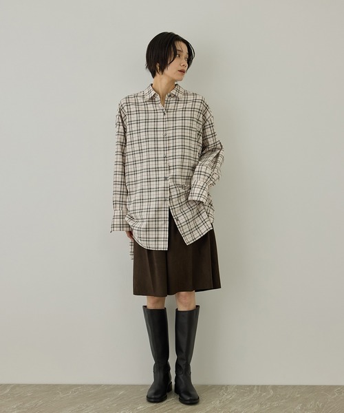 SALON adam et rope'(サロン アダム エ ロペ)の「Shuttle Notes 2WAYチェックシャツ(シャツ/ブラウス・レディース・グレー/ホワイト系その他・FREE)」の4枚目の写真