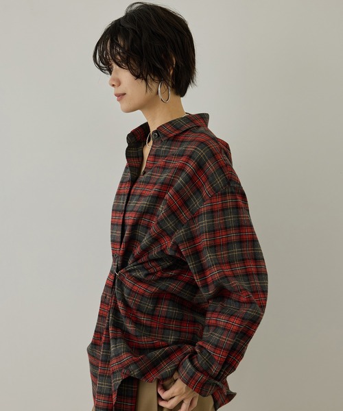 SALON adam et rope'(サロン アダム エ ロペ)の「Shuttle Notes 2WAYチェックシャツ(シャツ/ブラウス・レディース・グレー/ホワイト系その他・FREE)」の7枚目の写真