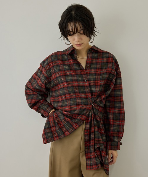 SALON adam et rope'(サロン アダム エ ロペ)の「Shuttle Notes 2WAYチェックシャツ(シャツ/ブラウス・レディース・グレー/ホワイト系その他・FREE)」の8枚目の写真