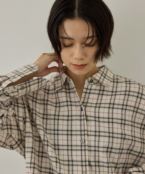 SALON adam et rope'(サロン アダム エ ロペ)の「Shuttle Notes 2WAYチェックシャツ(シャツ/ブラウス・レディース・グレー/ホワイト系その他・FREE)」の13枚目の写真