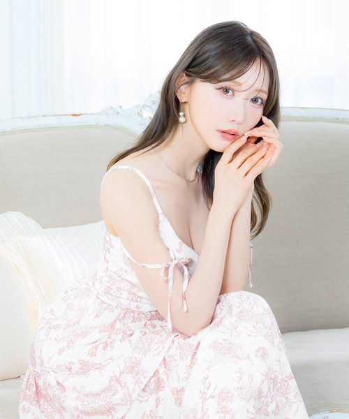DAZZY（デイジー）の「谷間ジップアームリボントワルドジュイフリルAラインロング丈キャバドレス（ドレス・レディース・ブラック/ピンク/ブルーグレー・XS/S）」の5枚目の写真