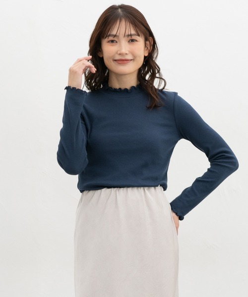 Honeys(ハニーズ)の「メローハイネックTシャツ(Tシャツ/カットソー・レディース・ブラック/ダークブルー/オフホワイト/グリーン/グレイッシュベージュ/マスタード/レッド系1/ブラウン・L/LL/M/S)」の14枚目の写真