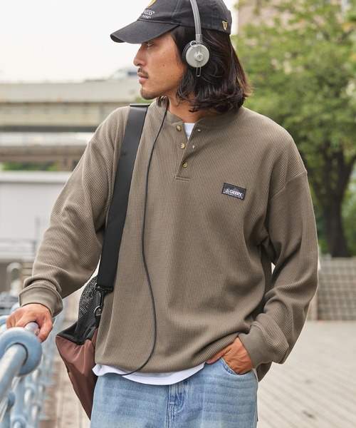 GERRY(ジェリー)の「<別注>GERRY / ジェリー ワッフル ヘンリーネック ドローコード 長袖Tシャツ/抗菌・防臭【THE CRAFT CREW PRODUCTS】(Tシャツ/カットソー・メンズ・カーキ/グレイッシュベージュ/ダークネイビー/チャコール/ブラック/オフホワイト・L/M/S)」の5枚目の写真