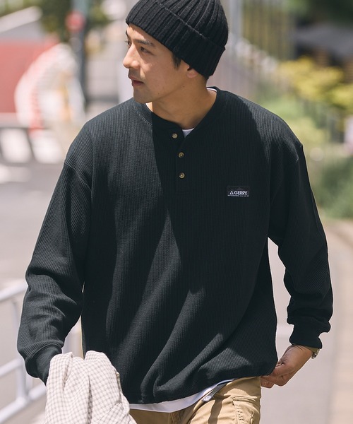 GERRY(ジェリー)の「<別注>GERRY / ジェリー ワッフル ヘンリーネック ドローコード 長袖Tシャツ/抗菌・防臭【THE CRAFT CREW PRODUCTS】(Tシャツ/カットソー・メンズ・カーキ/グレイッシュベージュ/ダークネイビー/チャコール/ブラック/オフホワイト・L/M/S)」の1枚目の写真