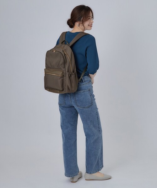 SHOO・LA・RUE(シューラルー)の「【撥水】10ポケットリュック(バックパック/リュック・レディース・ダークグレー/ブラック/ベージュ・00)」の5枚目の写真