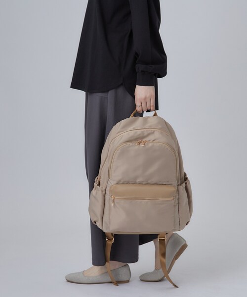 SHOO・LA・RUE(シューラルー)の「【撥水】10ポケットリュック(バックパック/リュック・レディース・ダークグレー/ブラック/ベージュ・00)」の8枚目の写真