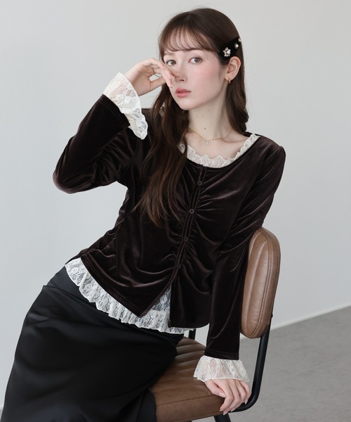 BLUEEAST(ブルーイースト)の「レースレイヤードベロアカットソー(Tシャツ/カットソー・レディース・ブラウン/ブラック/アイボリー・MEDIUM/LARGE)」の1枚目の写真