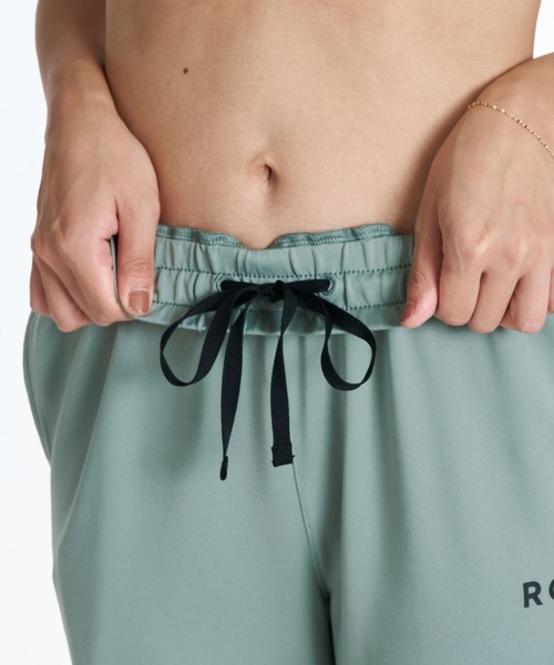 ROXY(ロキシー)の「ROXY FITNESS MY 1ST ROXY JOGGER PANTS ジョガーパンツ /速乾/UVカット/水陸両用 【2026年秋冬モデル】/ロキシー(その他パンツ・レディース・グレー/ブラック/カーキ・SMALL/MEDIUM/LARGE)」の6枚目の写真