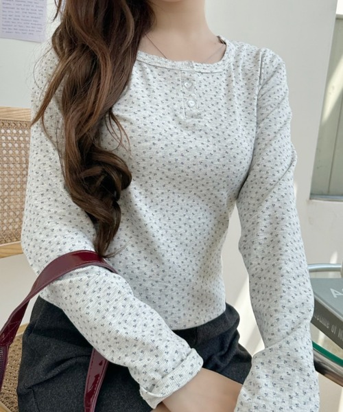 Ada.（エイダ）の「小花柄 ヘンリーネック コンパクト カットソー（Tシャツ/カットソー・レディース・ライトグレー/グレー/アイボリー・FREE）」の16枚目の写真