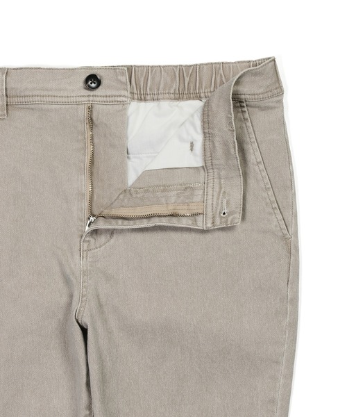 The DUFFER of ST.GEORGE（ザダファーオブセントジョージ）の「SULFUR DYE GUM STRETCH TAPERED SLIM PANTS：硫化染め「ガムストレッチ」テーパードスリムパンツ / ビンテージ加工（チノパンツ・メンズ・カーキ/グレイッシュベージュ/スミクロ・X-LARGE/LARGE/MEDIUM/SMALL）」の5枚目の写真
