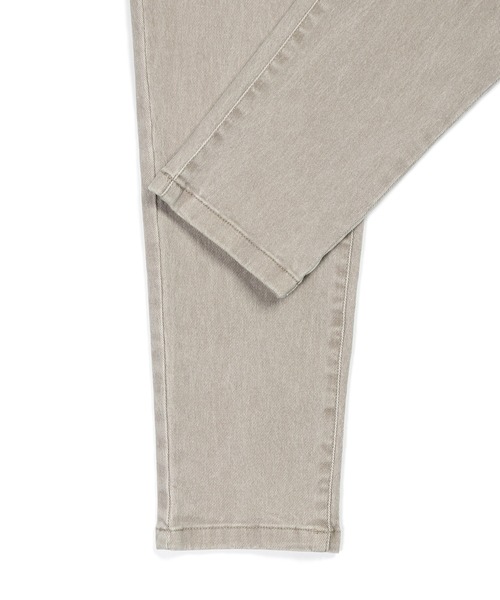 The DUFFER of ST.GEORGE（ザダファーオブセントジョージ）の「SULFUR DYE GUM STRETCH TAPERED SLIM PANTS：硫化染め「ガムストレッチ」テーパードスリムパンツ / ビンテージ加工（チノパンツ・メンズ・カーキ/グレイッシュベージュ/スミクロ・X-LARGE/LARGE/MEDIUM/SMALL）」の8枚目の写真