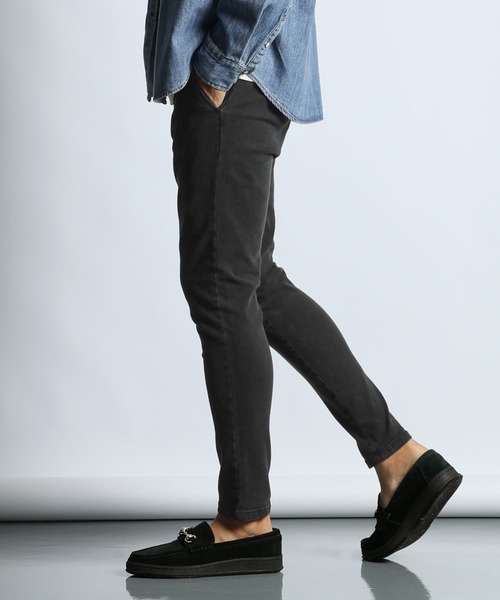 The DUFFER of ST.GEORGE（ザダファーオブセントジョージ）の「SULFUR DYE GUM STRETCH TAPERED SLIM PANTS：硫化染め「ガムストレッチ」テーパードスリムパンツ / ビンテージ加工（チノパンツ・メンズ・カーキ/グレイッシュベージュ/スミクロ・X-LARGE/LARGE/MEDIUM/SMALL）」の11枚目の写真