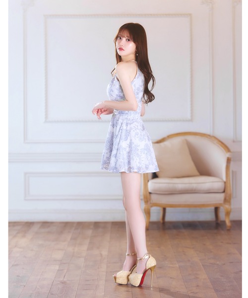 DAZZY(デイジー)の「トワルドジュイ柄ホルターネックハイウエストAラインミニ丈キャバドレス(ドレス・レディース・グレー系2/ブラック系3・S/XS)」の16枚目の写真