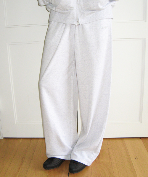 AMESWORLDWIDE(アメスワールドワイド)の「CLASSIC EASY SWEATPANTS LIGHT GREY(スウェットパンツ・レディース・その他・FREE/SMALL/MEDIUM)」の2枚目の写真