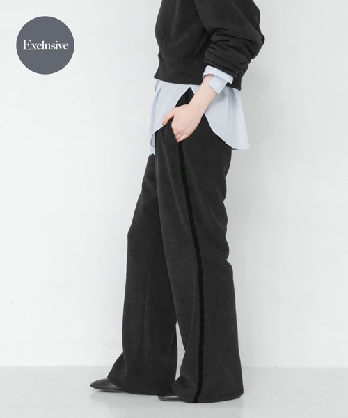 THOUSAND MILE(サウザンドマイル)の「『別注』THOUSAND MILE×URBAN RESEARCH KNIT FLEECE FLARE PANTS(その他パンツ・レディース・ブラック/オフホワイト・MEDIUM/LARGE)」の1枚目の写真