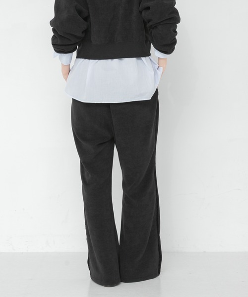 THOUSAND MILE(サウザンドマイル)の「『別注』THOUSAND MILE×URBAN RESEARCH KNIT FLEECE FLARE PANTS(その他パンツ・レディース・ブラック/オフホワイト・MEDIUM/LARGE)」の5枚目の写真