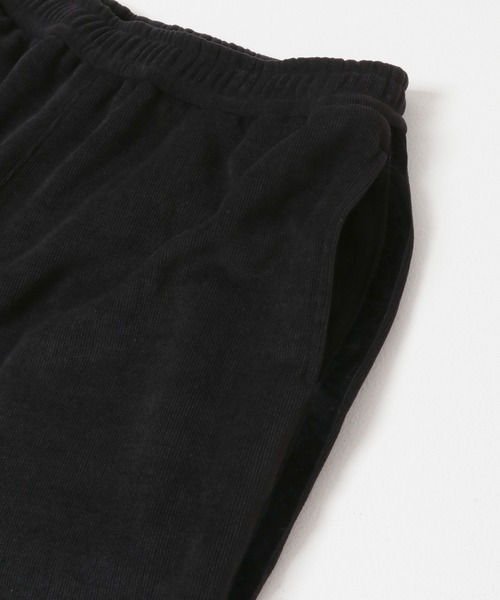 THOUSAND MILE(サウザンドマイル)の「『別注』THOUSAND MILE×URBAN RESEARCH KNIT FLEECE FLARE PANTS(その他パンツ・レディース・ブラック/オフホワイト・MEDIUM/LARGE)」の13枚目の写真