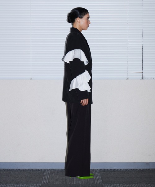 ANDRESD（アンドレスド）の「フリルピークドラペルジャケット / FRILL PEAKED LAPEL JACKET（テーラードジャケット・レディース・ブラック系その他/ブラウン・M/L）」の21枚目の写真