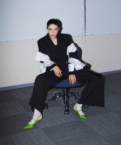 ANDRESD（アンドレスド）の「フリルピークドラペルジャケット / FRILL PEAKED LAPEL JACKET（テーラードジャケット・レディース・ブラック系その他/ブラウン・M/L）」の22枚目の写真