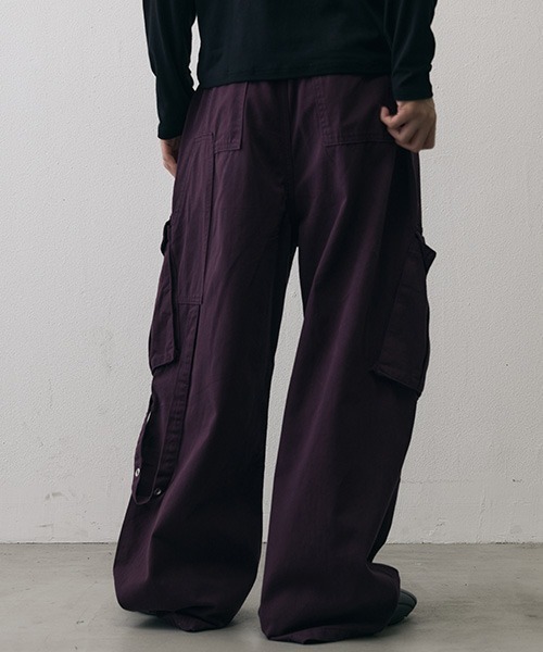 Shoowtime(ショウタイム)の「Military Strap Detail Wide Cargo Pants / ミリタリー ストラップディテール ワイド カーゴパンツ(カーゴパンツ・メンズ・パープル・SMALL/X-LARGE/LARGE/MEDIUM)」の5枚目の写真