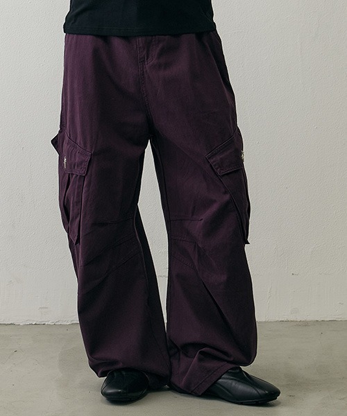 Shoowtime(ショウタイム)の「Military Strap Detail Wide Cargo Pants / ミリタリー ストラップディテール ワイド カーゴパンツ(カーゴパンツ・メンズ・パープル・SMALL/X-LARGE/LARGE/MEDIUM)」の6枚目の写真