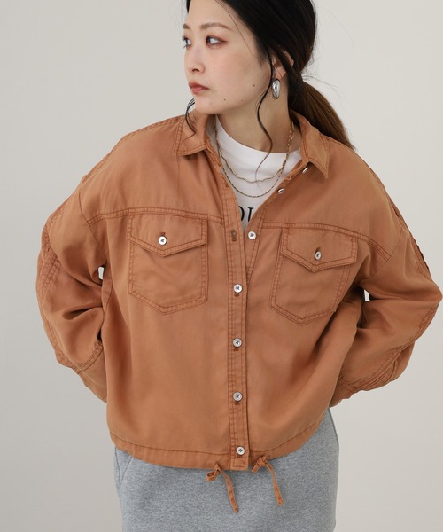 EGLANTINE(エグランティーヌ)の「EGLANTINE デニムライクセルロースブラウス(シャツ/ブラウス・レディース・チャコールグレー/テラコッタ・38)」の1枚目の写真