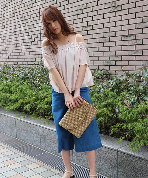 FREE'S MART（フリーズマート）の「オフショルダーブラウス（シャツ/ブラウス・レディース・ブルー/ホワイト/ピンク・FREE）」の6枚目の写真