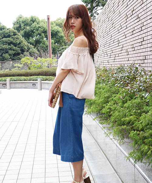 FREE'S MART（フリーズマート）の「オフショルダーブラウス（シャツ/ブラウス・レディース・ブルー/ホワイト/ピンク・FREE）」の7枚目の写真