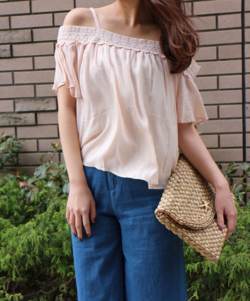 FREE'S MART（フリーズマート）の「オフショルダーブラウス（シャツ/ブラウス・レディース・ブルー/ホワイト/ピンク・FREE）」の8枚目の写真