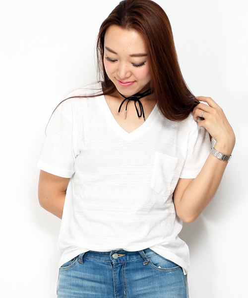 VENCEEXCHANGE(ヴァンスエクスチェンジ)の「オルテガ柄Vネック半袖T(Tシャツ/カットソー・レディース・ライトグレー/オフホワイト/ブラック/オリーブ/スカイブルー/その他21・MEDIUM)」の2枚目の写真