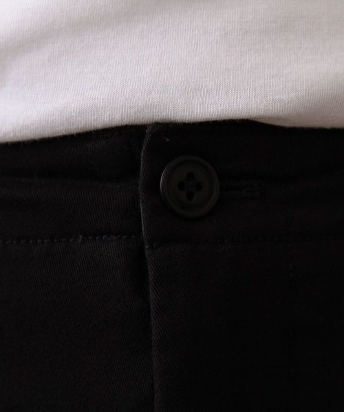 coen(コーエン)の「ストレッチスリムテーパードチノパンツ(チノパンツ・メンズ・ネイビー/ホワイト/オリーブ/ベージュ/ブラック/その他1・MEDIUM/LARGE/X-LARGE/X-SMALL/SMALL)」の10枚目の写真