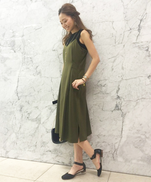 31 Sons de mode（トランテアン　ソン　ドゥ　モード）の「フレアキャミワンピース（ワンピース・レディース・ネイビー/カーキ・36/38）」の2枚目の写真