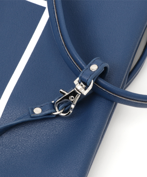 WEGO（ウィゴー）の「WEGO/ボックスロゴフェイクレザートートバッグ（トートバッグ・メンズ・ホワイト/ブラック/ネイビー・FREE）」の11枚目の写真