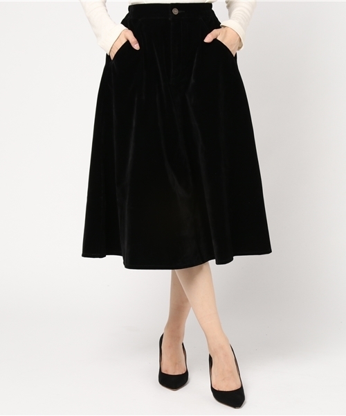 PUNYUS（プニュズ）の「ベロアミモレスカート（スカート・レディース・ブラック/イエロー/パープル/ワイン・1/2/3/4）」の6枚目の写真